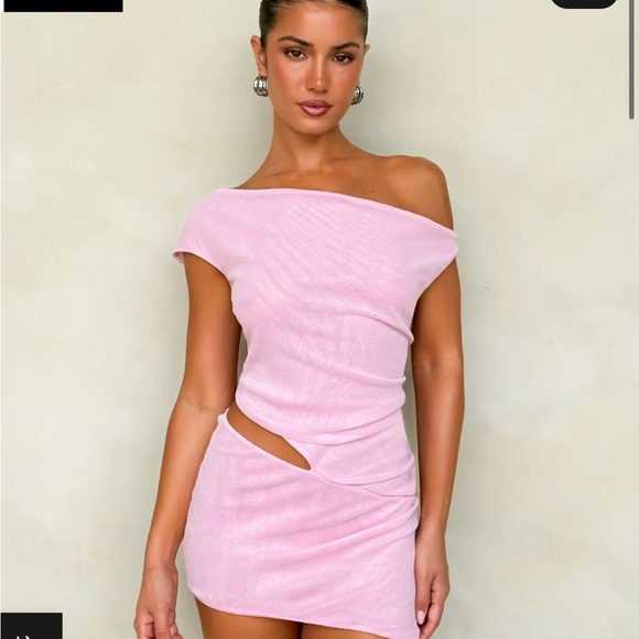 Tiger Mist Dresses & Skirts - Tiger Mist Pink Off-Shoulder Dress
